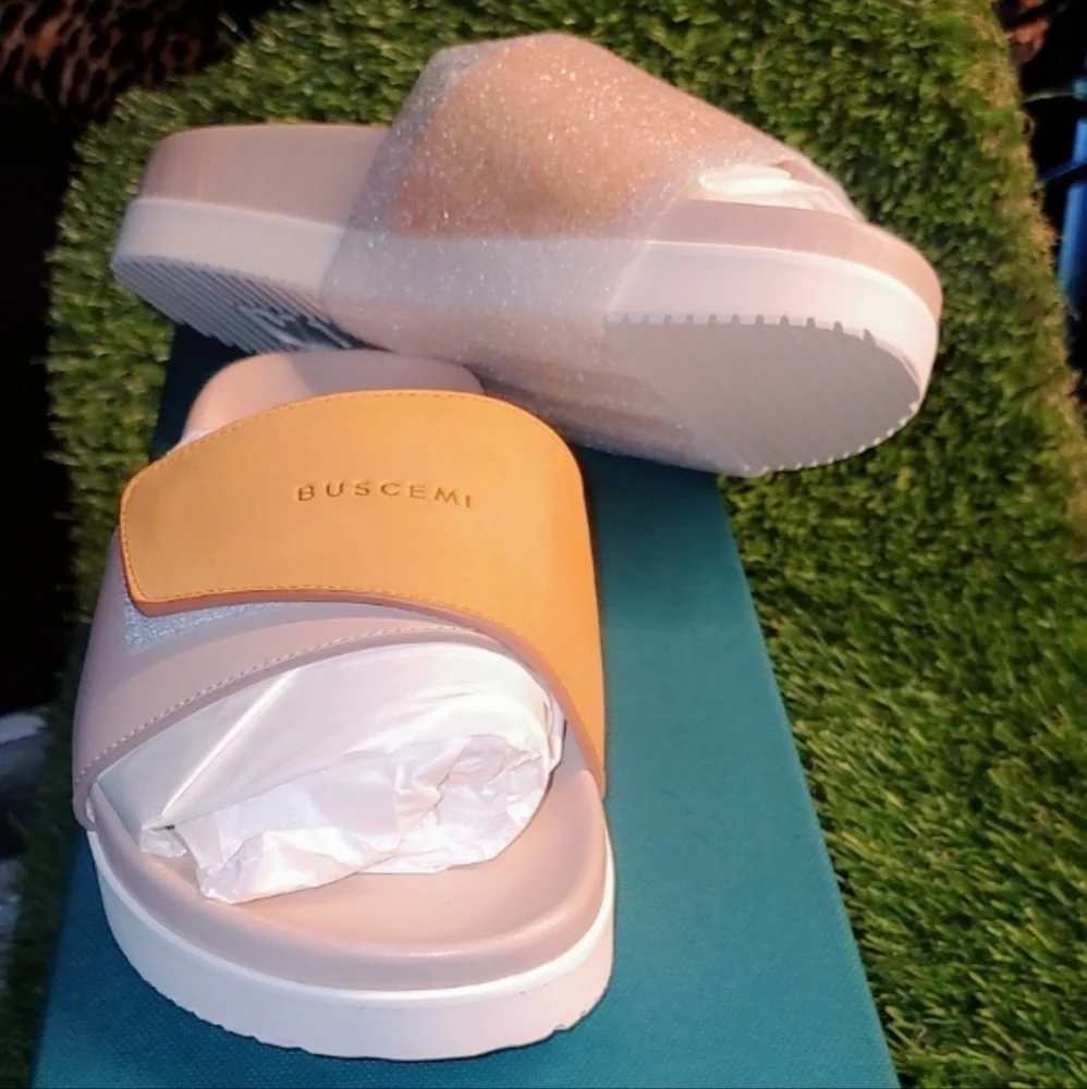 Buscemi Slides - Picture 2 of 4